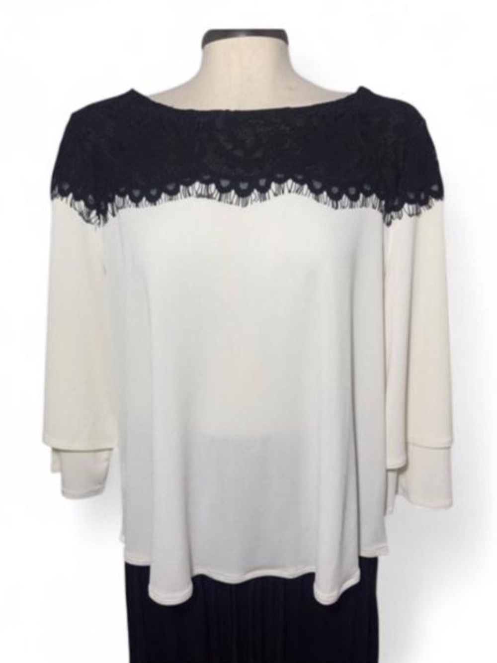 Chicos Lace Yoke Blouse Ecru Black Scalloped Size 1 US-8-10 Medium NWT